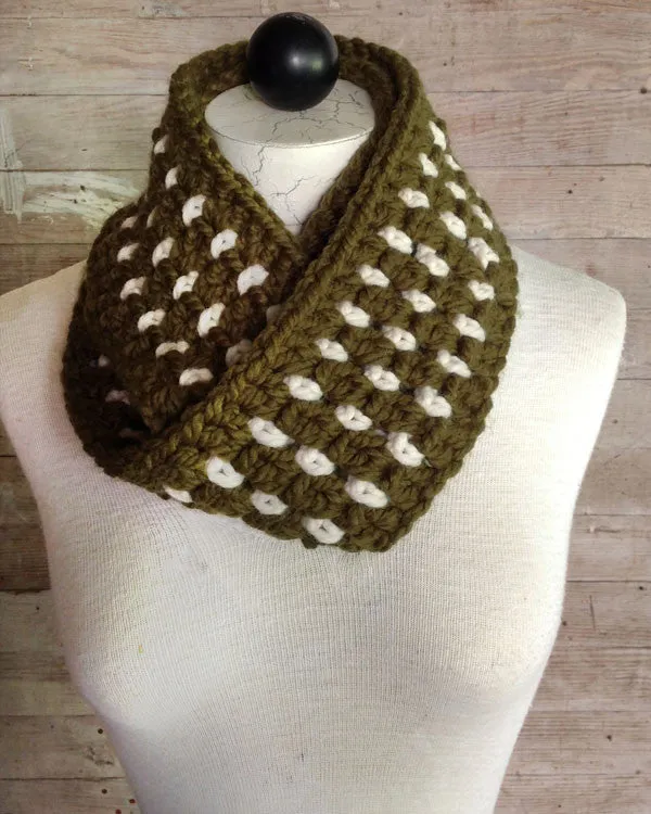 30-Minute Infinity Scarves Set 2 Crochet Pattern